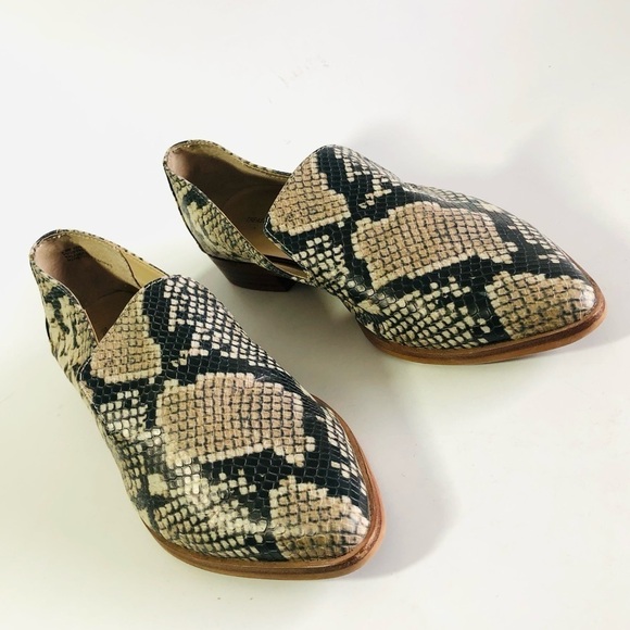 Treasure & Bond Kena Lizard Print Loafers - Picture 5 of 12